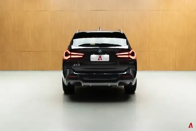 BMW IX3 - Imagem 9