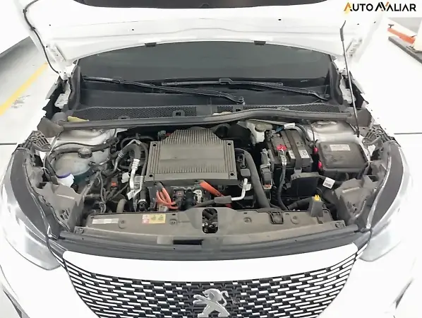 Peugeot E-2008 - Imagem 11