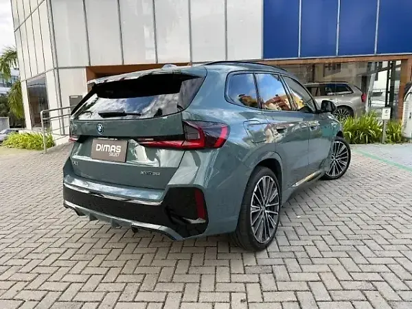 BMW IX1 - Imagem 6