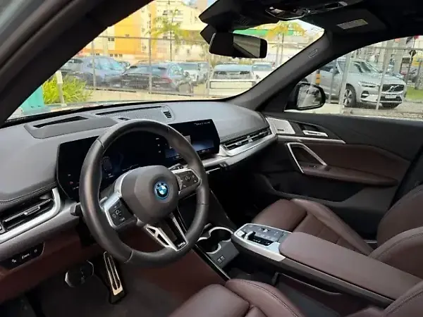 BMW IX1 - Imagem 10