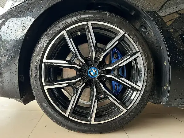 BMW I4 Edrive40 - Imagem 6