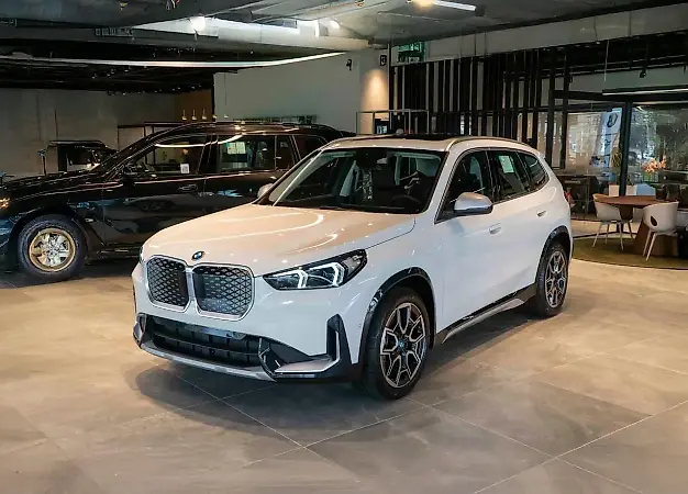 BMW IX1 - Imagem 1