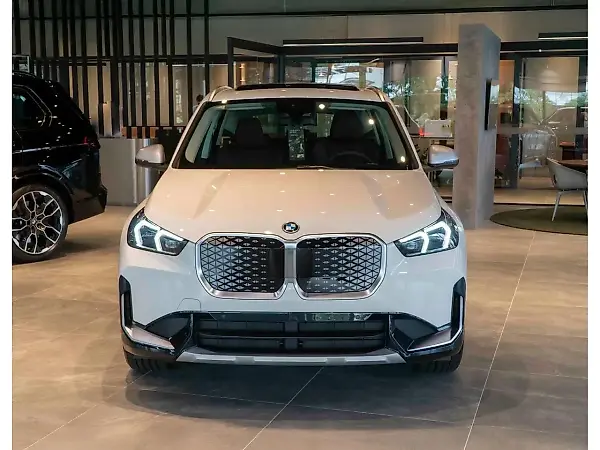 BMW IX1 - Imagem 2