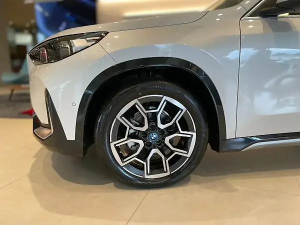 BMW IX1 - Imagem 3
