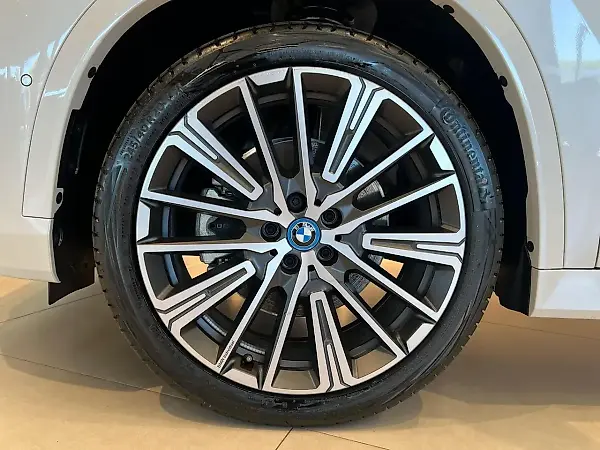 BMW IX1 - Imagem 6