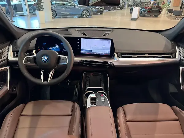 BMW IX1 - Imagem 8