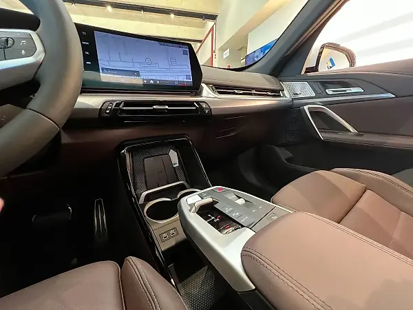 BMW IX1 - Imagem 9