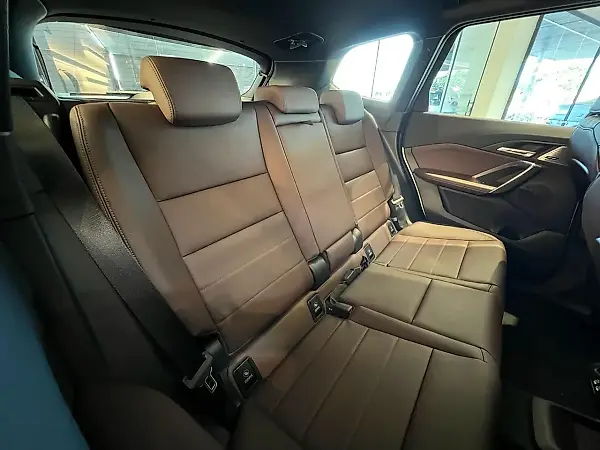 BMW IX1 - Imagem 12