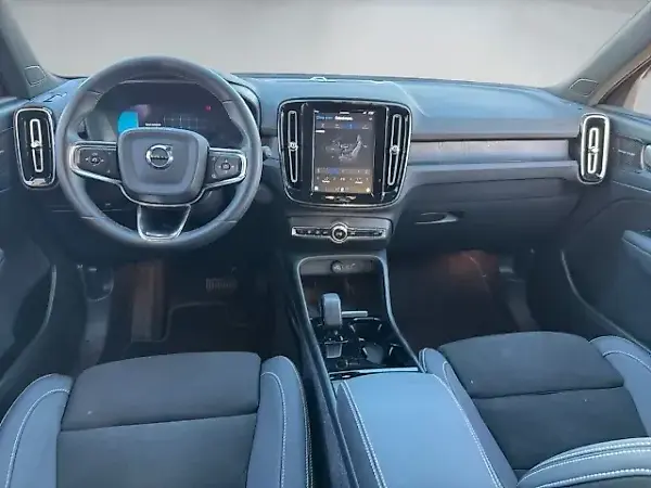 Volvo XC40 Recharge - Imagem 12