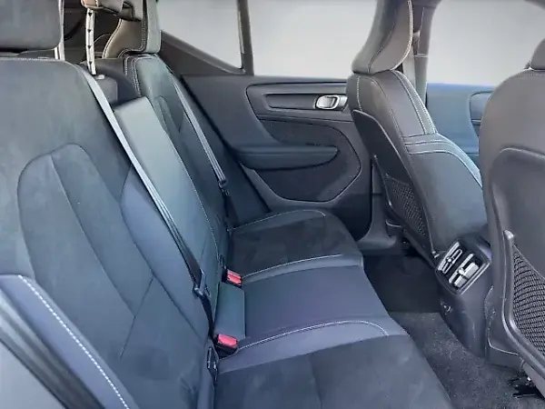 Volvo XC40 Recharge - Imagem 13