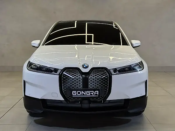 BMW Ix - Imagem 1