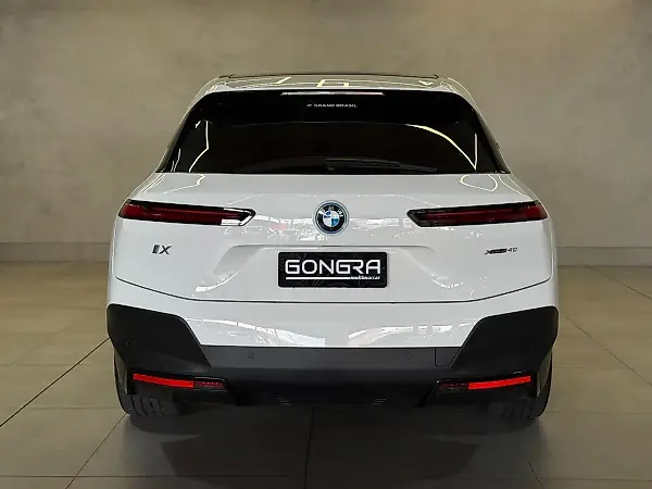 BMW Ix - Imagem 7