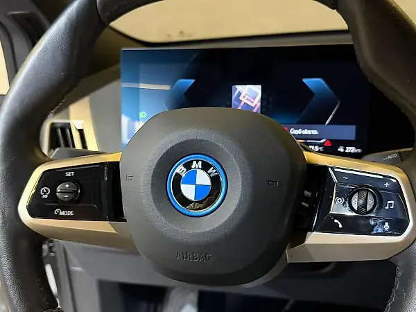 BMW Ix - Imagem 11