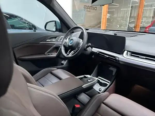 BMW IX1 - Imagem 3