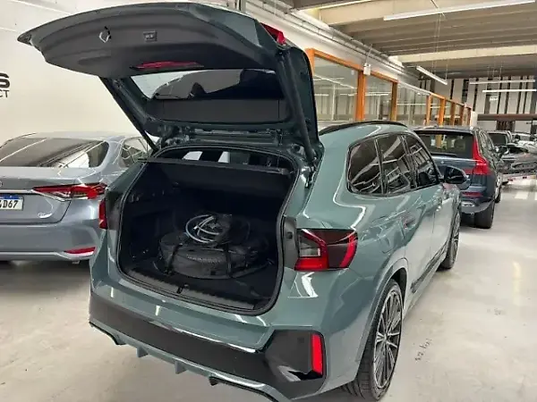 BMW IX1 - Imagem 13