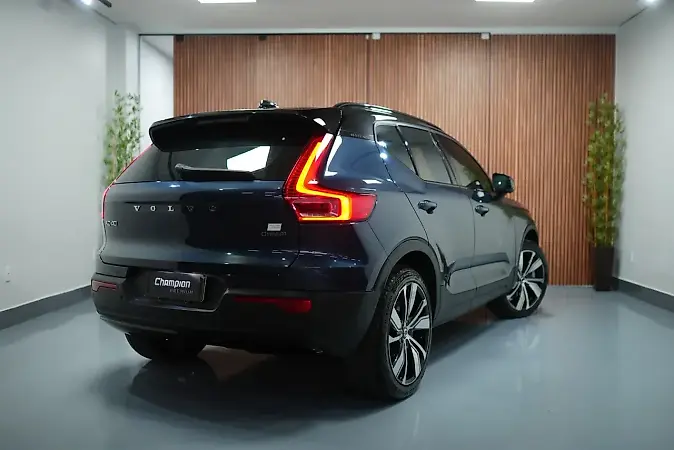 Volvo XC40 Recharge - Imagem 4