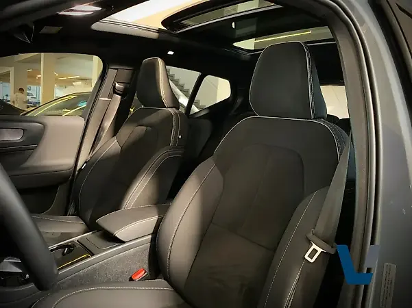 Volvo XC40 Recharge - Imagem 9