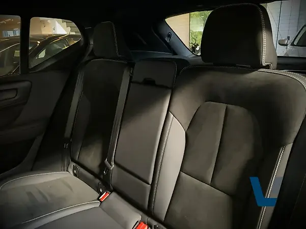 Volvo XC40 Recharge - Imagem 12