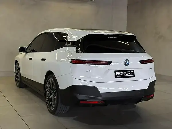 BMW Ix - Imagem 6