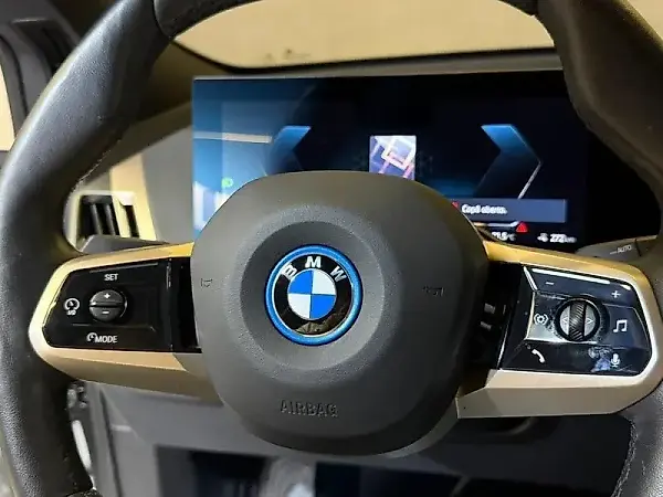 BMW Ix - Imagem 17