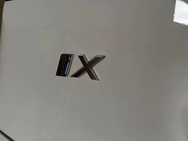 BMW Ix - Imagem 12