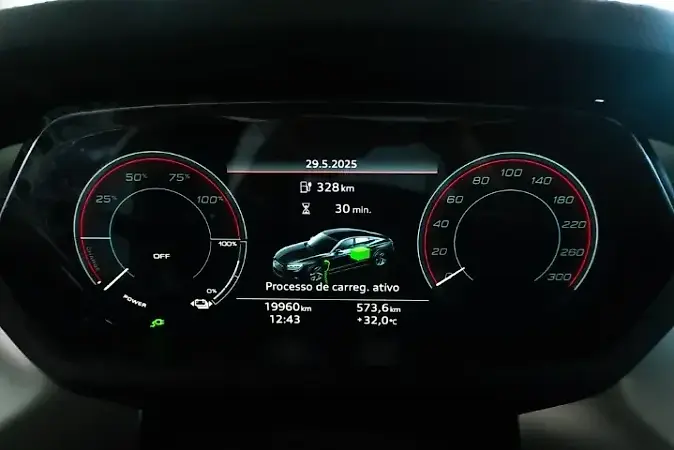 Audi E-tron  GT - Imagem 12
