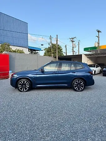 BMW IX3 - Imagem 8
