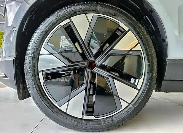 Volvo EX30 - Imagem 5