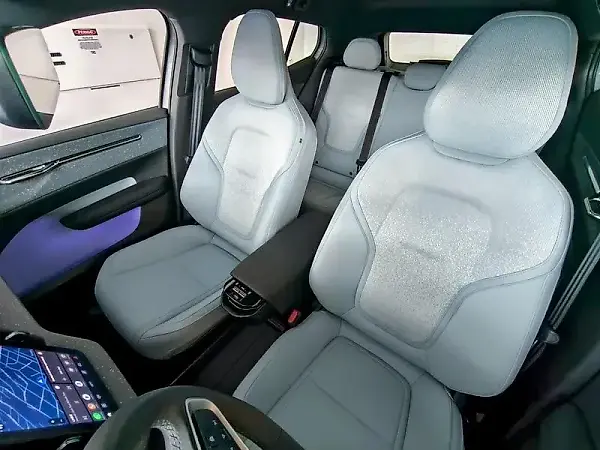 Volvo EX30 - Imagem 14