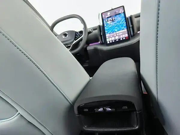 Volvo EX30 - Imagem 13