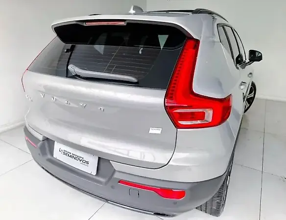Volvo XC40 Recharge - Imagem 8
