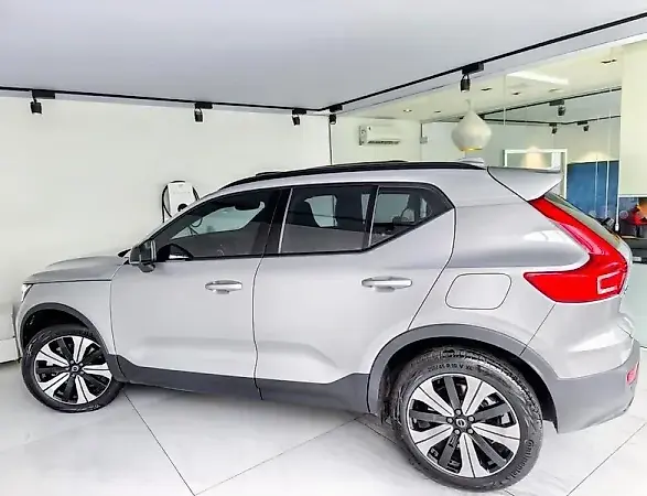Volvo XC40 Recharge - Imagem 6
