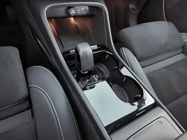 Volvo XC40 Recharge - Imagem 12