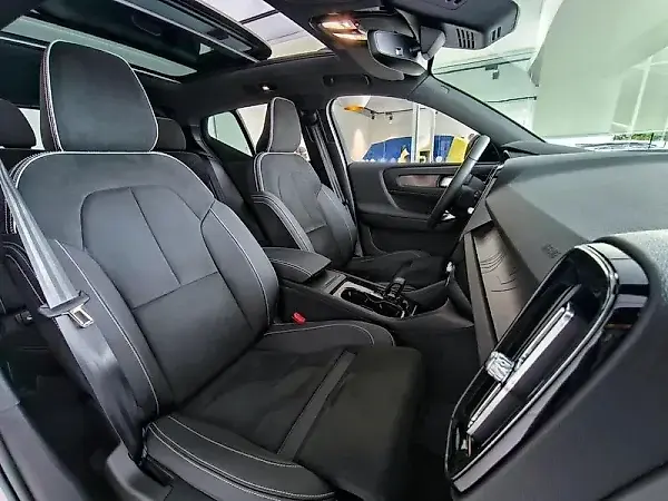 Volvo XC40 Recharge - Imagem 15