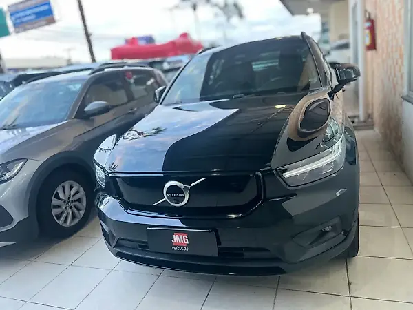 Volvo XC40 Recharge - Imagem 1