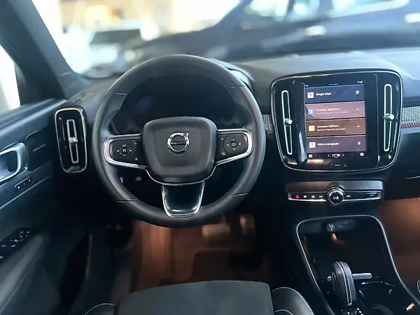 Volvo XC40 Recharge - Imagem 7