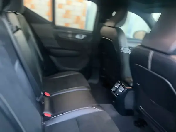Volvo XC40 Recharge - Imagem 5
