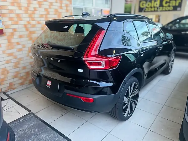 Volvo XC40 Recharge - Imagem 9