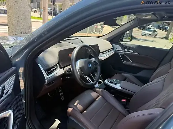 BMW IX1 - Imagem 3