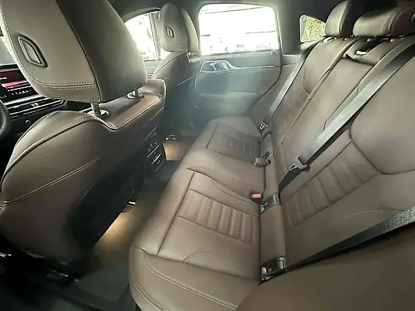 BMW I4 Edrive35 - Imagem 12