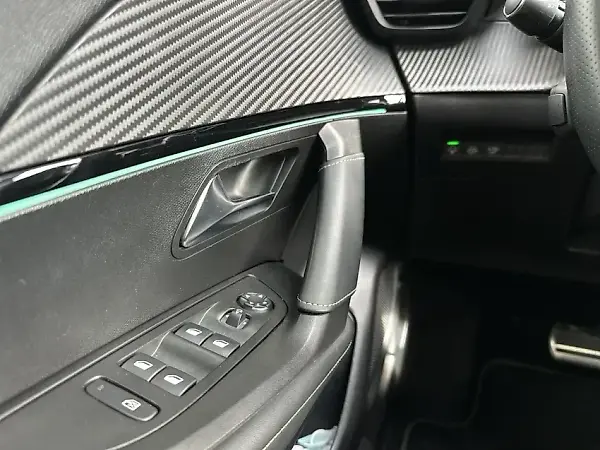 Peugeot E-2008 - Imagem 10
