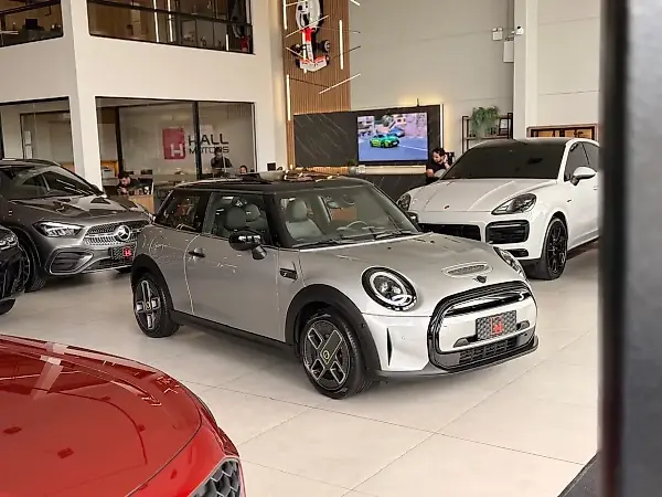 Mini Cooper SE - Imagem 1