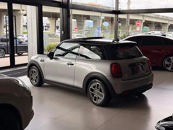 Mini Cooper SE - Imagem 4
