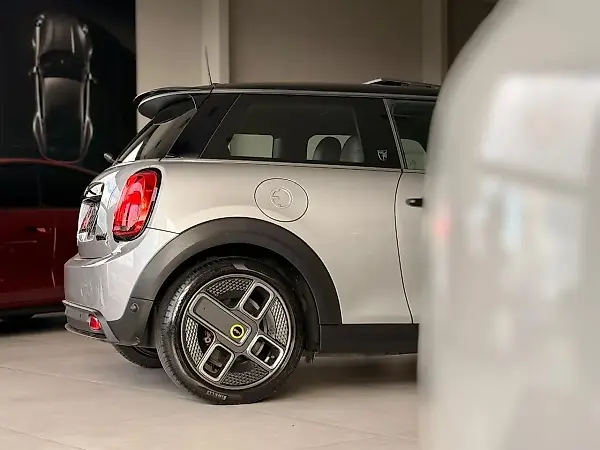 Mini Cooper SE - Imagem 10