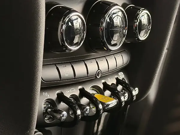 Mini Cooper SE - Imagem 15