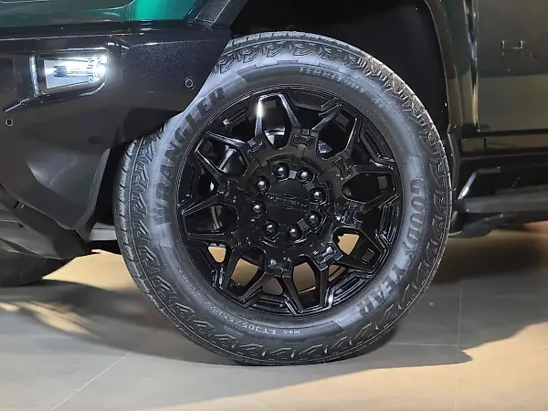 GMC Hummer EV SUV - Imagem 2