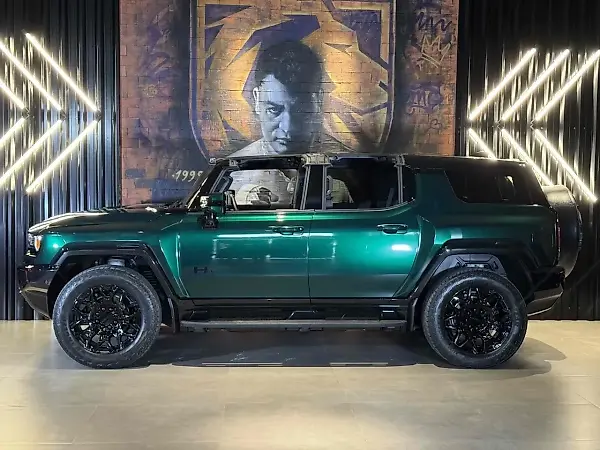 GMC Hummer EV SUV - Imagem 9