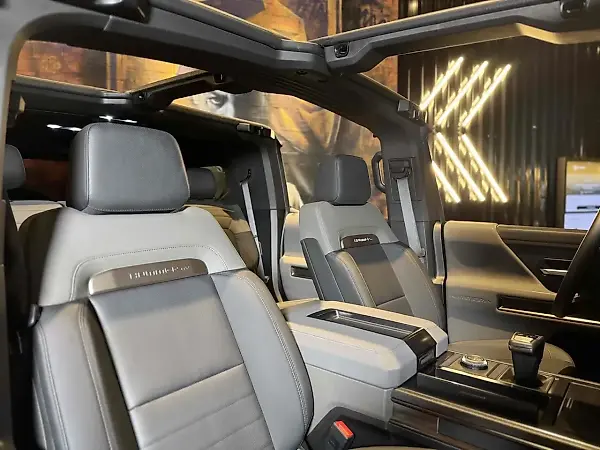 GMC Hummer EV SUV - Imagem 14