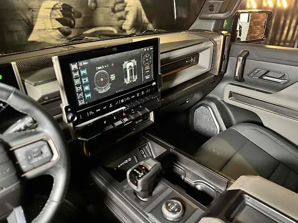 GMC Hummer EV SUV - Imagem 13