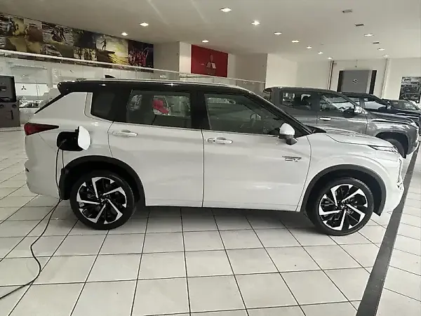 Mitsubishi Outlander - Imagem 5